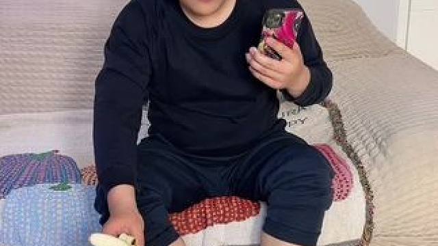 爱的传递，多么和谐的一家人呀！ #笑花小王令