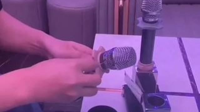 KTV话筒没想到这么脏！#KTV  #卫生安全  #单纯疱疹病毒