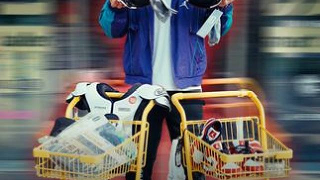 【好物推荐】青少年橄榄球顶配神装推荐 球手便利店之青少年顶级装备推荐
今天的这套高预算套装可以
尽可