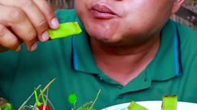 木蝴蝶辣鱼酱️苦果子 #泰国大叔#内容启发搜索 #泰国美食#我的乡村生活 #我的乡村生活