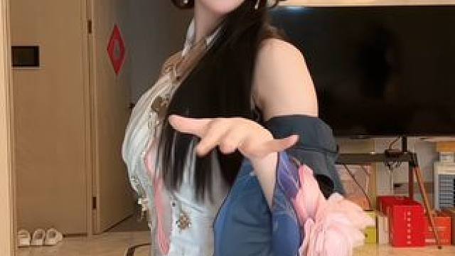 又来赶末班车啦！ #虎牙摇 #卡点舞 #扭一扭