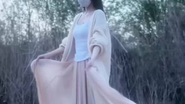 别让爱掉落#别让爱凋落 #马喽散步舞 #氛围感#舞蹈