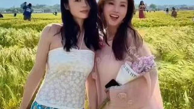 巨简单转场 快艾特你的i人闺蜜一起拍！ 
#初夏穿搭跺脚变装 #夏天穿什么 #专属夏天的青苹果转场 