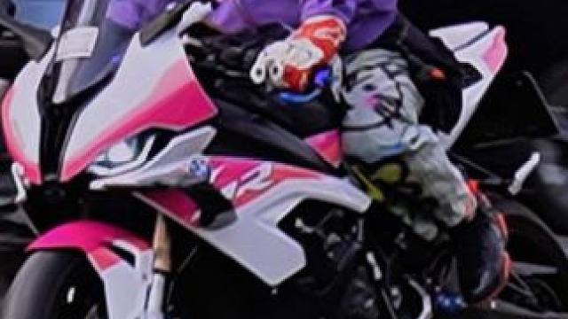 宝马S1000RR 拍过很多 但是在镇江S1000RR 这就是唯一的一辆 #宝马s1000rr #街