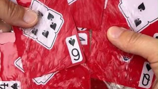 烫金中国红掼蛋专用扑克牌，精美大气又喜庆！ #掼蛋专用扑克牌 #掼蛋专用扑克 #掼蛋扑克牌 #掼蛋扑