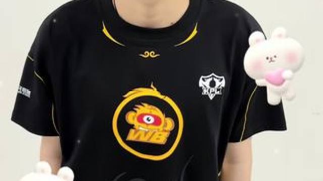 让我试试！ #北京WB听悦 #北京WB #跺脚变装挑战 #跺脚变装