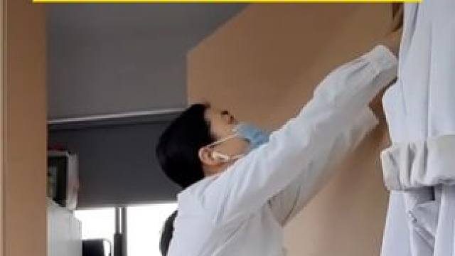 医生教你门框健身房，下班前练习5分钟再走吧！