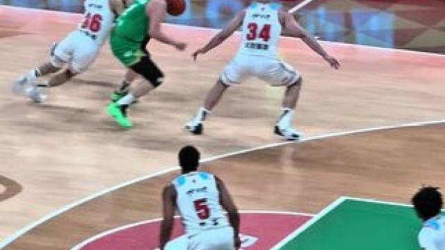 一次进攻五个前场篮板球，手帝最后一锤定音 #辽宁男篮 #cba季后赛 #鄢手骐