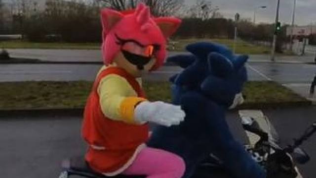 #骑自行车的玩具熊 #电摇小子 #机车