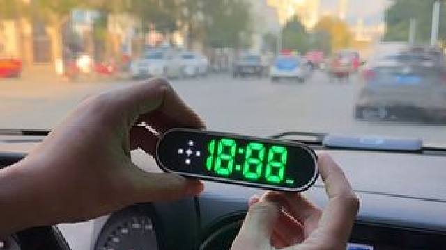 不要流量，无需插卡，车上有USB即可插电使用，车速，语音播报，真的太方便了。