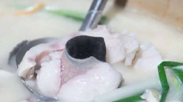 还是熟悉的味道，石锅鱼还是好吃嘿 #美食vlog #美食探店 #我的vlog #美食推荐 #同城好店