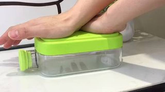 冰格水壶 冰格水壶 既是个冰格，也是个水壶，一壶两用，简直不要太好用 #冰格模具  #夏日必备  #