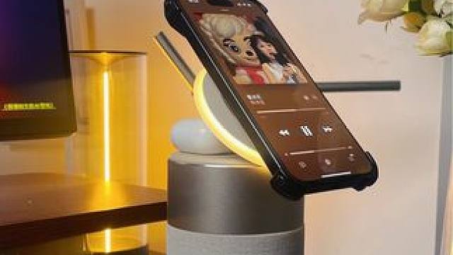 当无线充电支架和音响合二为一，桌面的高级感这不就来了 #狂响蓝牙音箱 #无线充电 #蓝牙音箱 #无线