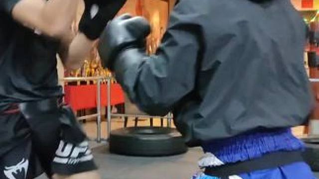 昂首挺胸，绽放属于自己的精彩 #格斗 #全力以赴