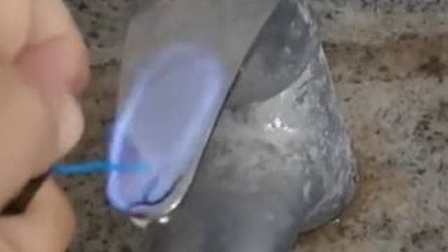 兄弟信我，男生没火的时候真的啥事都能做得出 #男生 #打火机 #神操作 #抽象