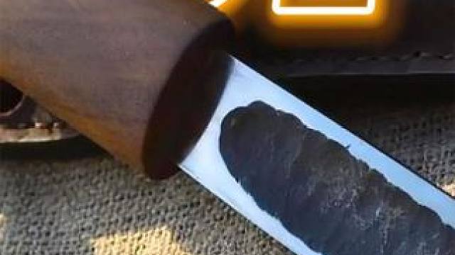 刀中名媛大皮袄子想穿金戴银，方块轻松实现，手搓刀子没商量 #锻刀#锻刀大师 #锻刀大神#冷兵器 #手