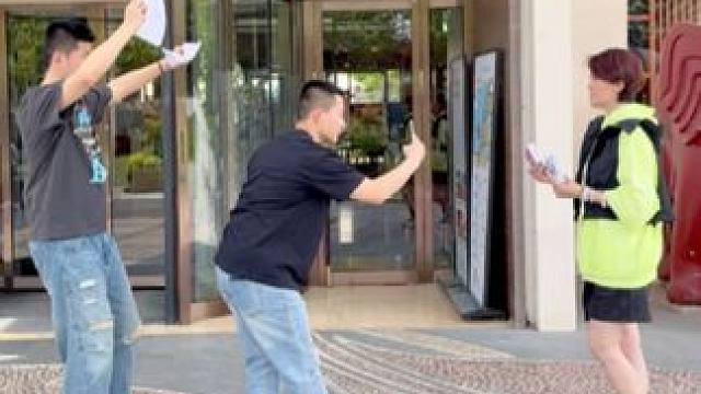 你们帮我看看新来00后拍的视频怎么样？给个意见