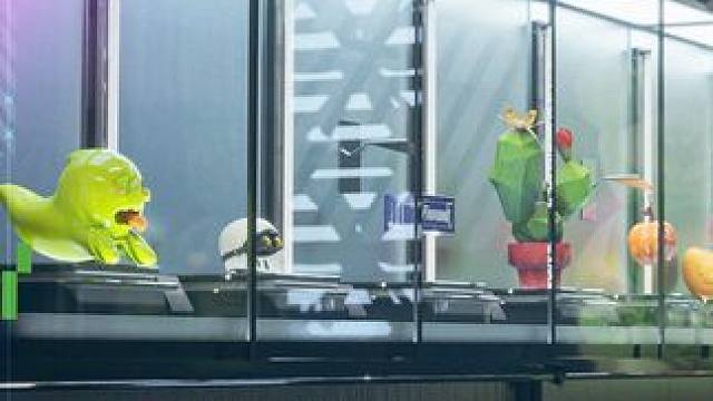 藏品收集，玩赚热湾！ 新版本车行将有神秘藏品随机掉落，准备好打造自己的潮玩空间了吗！
#极品飞车集结