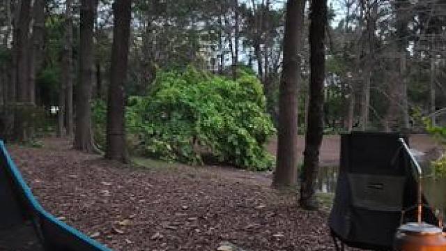 “夜幕降临，银河倒影，湖边的浪漫永不散场”#远离城市的喧嚣 #露营⛺ #享受安静和独处 #一个人的露