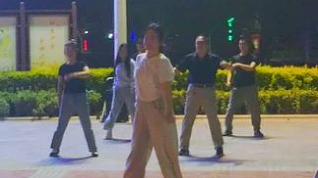 ！夜幕下的鹅城中央公园！