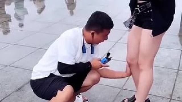 #搞笑视频 #拯救不开心 #幽默段子 #逗妹子开心 #德州扒鸡好吃不贵