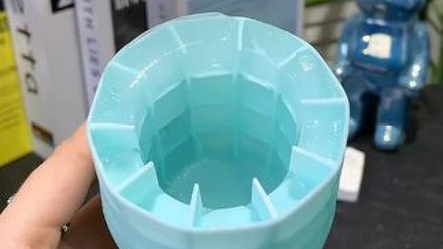 捏捏冰冰格冰块模具 捏捏冰冰格冰块模具速冻器制冰杯制冰冰盒家用冰盒圆筒存放桶#制冰 #圆桶制冰杯