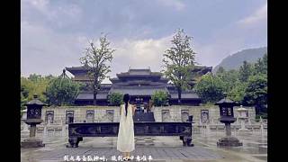 我點(diǎn)高香敬神明，抵我心中意難平。