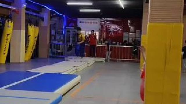 恭喜鱼台福田高中的高考武术特长生侧空翻突破