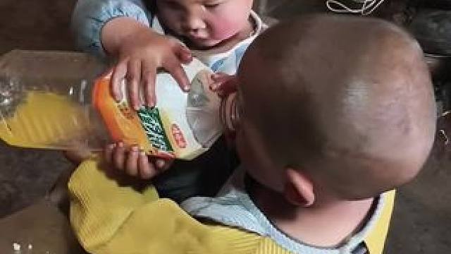 两个双今天挺和谐的。#无忧无虑的年纪