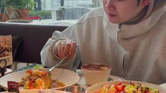 习惯一个人生活，经常去楼下一家餐厅味道不错。#西餐 #真实的生活状态