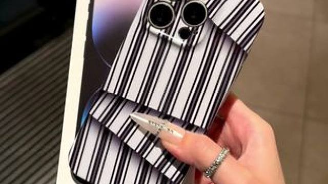 这创意手机壳一眼爱上！不规则线条彰显个性！好朋友 一起用！  #个性手机壳 #创意手机壳 #高级感手