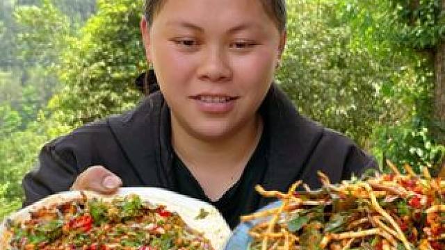 今天做个美味的凉拌折耳根和凉拌茄子 #美食 #农村生活 #美食分享