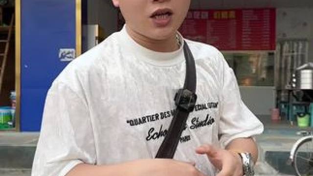 我敢说在柳州你肯定找不到价格这么平而且味道这么正的灌汤包！7.8一大笼，整整10个，还给你送一碗豆浆