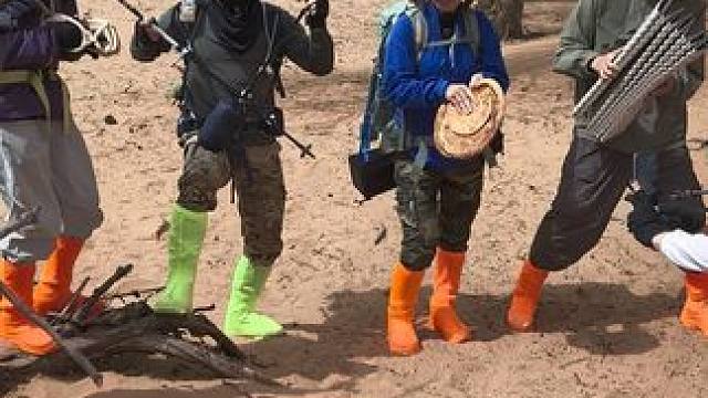 你见过沙漠乐队吗，下一期 4.26，全年轻人，包出片，走起#腾格里沙漠 #我们在旅行中被治愈 #摇滚