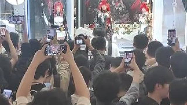 走路摇真好看，抗打的颜值，战双玩家好多呀#战双帕弥什 #战双帕弥什末路燎原 #战双指挥团 #cos