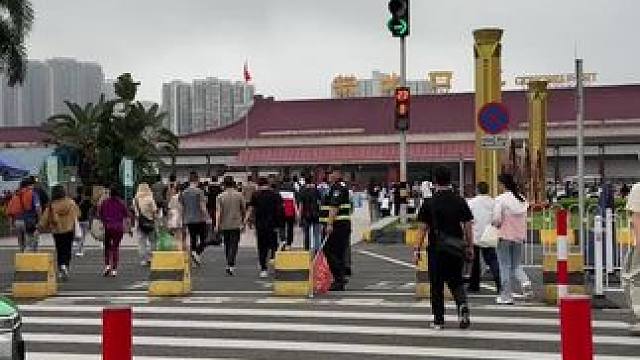 有谁知道，如何无证照顺利通过对面口岸，在线急等