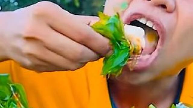 新鲜蔬菜酸辣凉拌️小八爪 #户外美食 #泰国美食 #美食 #内容启发搜索