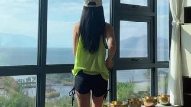 这个动作看似简单，其实很燃脂，每天坚持死要么瘦3
空腹指压板超慢跑30分钟燃烧脂肪，刺激足底和全身脂