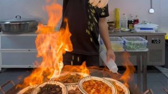 下次见面我们去吃干蒸菜吧，我都馋了好久了 #谁懂这一口的好吃程度 #干蒸排骨 #做一道春天的美食 #