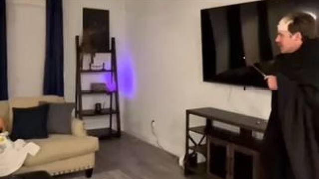 没有男生会拒绝这么酷的魔杖吧~ #有男生会拒绝这个玩具吗  #酷炫