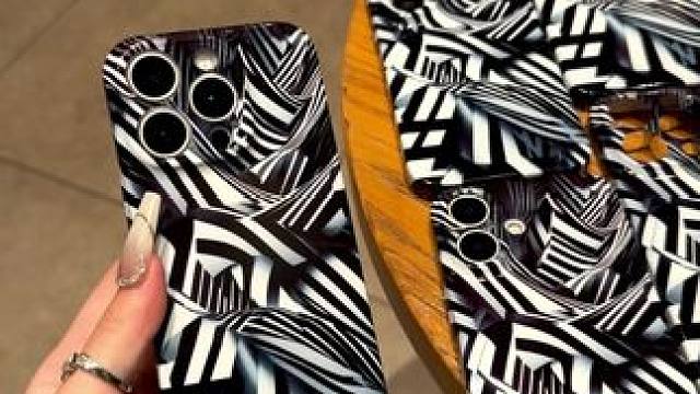 不规则波纹手机壳，这创意太酷了！把好朋友迷成制杖！！！  #是时候安排一下了 #创意手机壳 #高级感