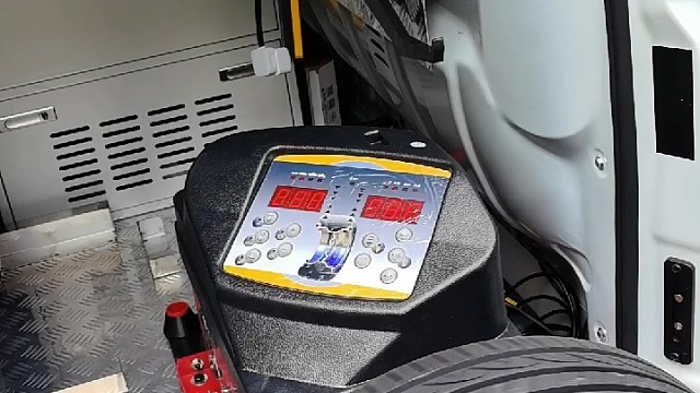 闪援移动轮胎店