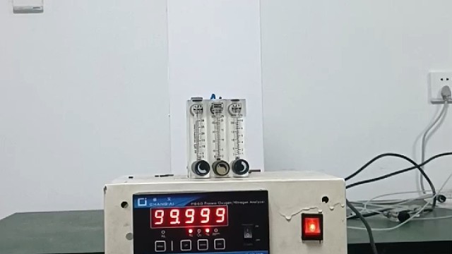 便捷式高纯度、高性能、小巧玲珑的全自动无油零级氮气发生DFNWT-600 D型，立式。