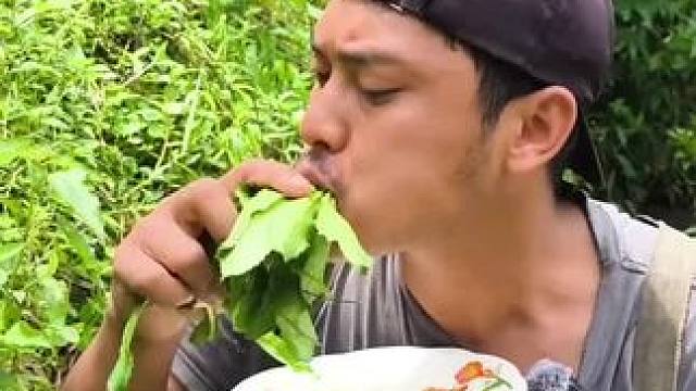 东南亚野菜哥 #农村美食记录生活 #东南亚美食 #我在乡村做美食 #原生态原滋味 #记录大山里的生活