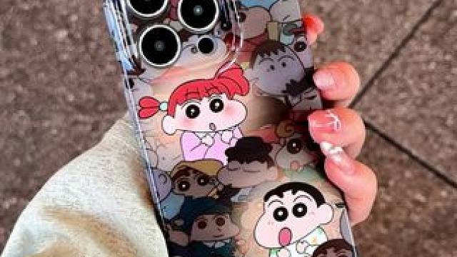蛙趣！这人群中发光的小新妮妮手机壳也太可爱了！好姐妹 想要！ #这个手机壳真的长在我心巴上了 #菲林