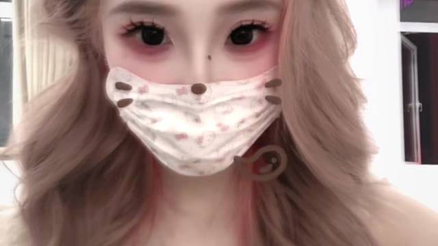 这些网上骂我的人你们现实看见我只会想亲我⬮ ω ⬮...