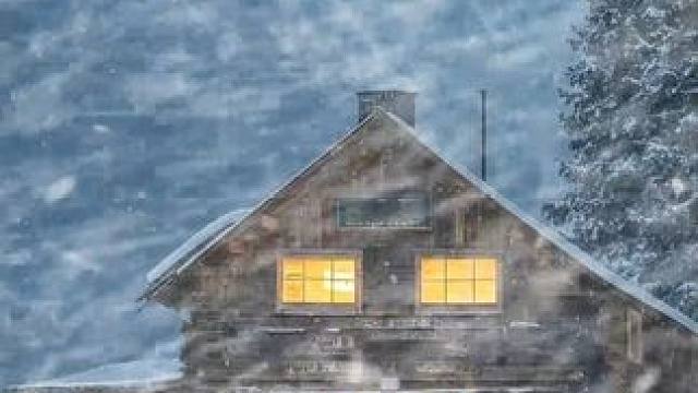 一场雪暴疯狂席卷来，你在山下的小屋里，听着风雪声休息和睡眠 #助眠视频 #白噪音 #解压助眠 #入睡