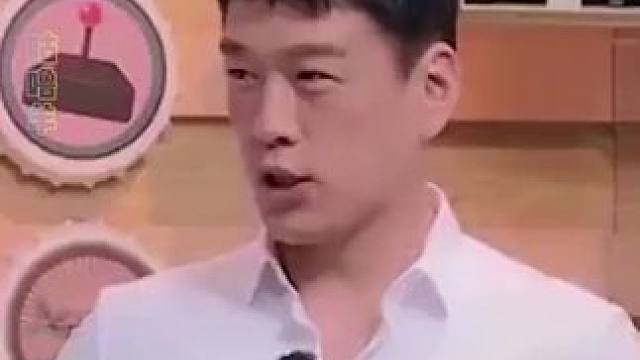 舅舅不愧是拿下内娱男明星毯子盖腿第一人称号的人！#王耀庆西装配短裤的松弛感