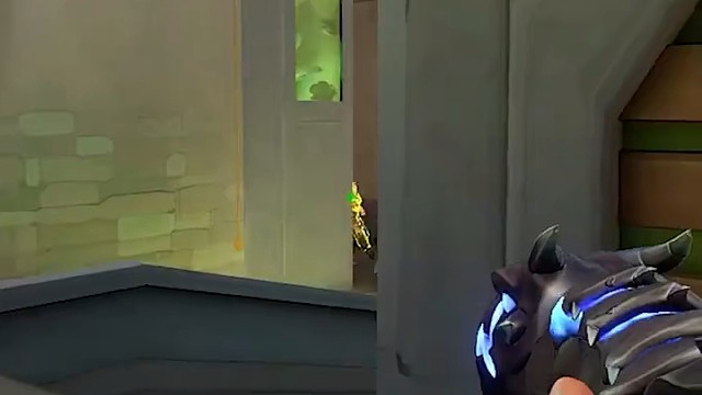 雷兹:捷风你挤我干嘛；捷风:你卡我干嘛