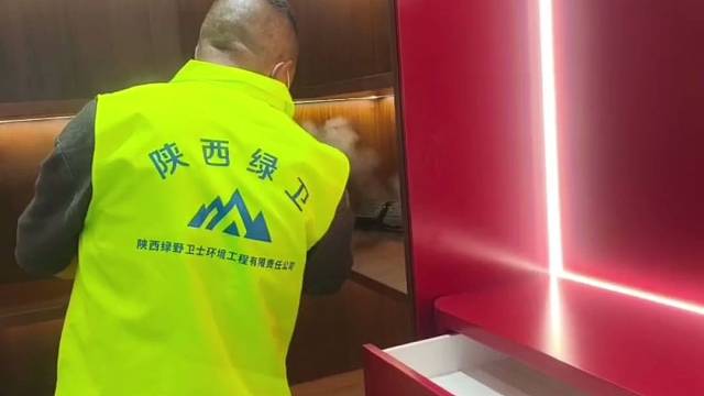 家是爱的港湾，怎能被甲醛破坏？绿野卫士以专业之力深度除醛，将清新注入每一寸空间，让每一口呼吸都纯净安